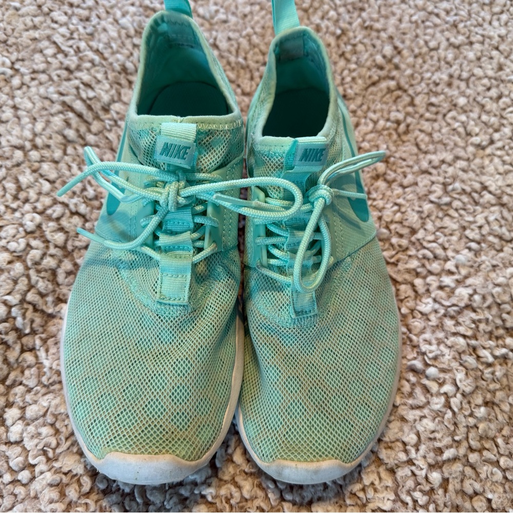 Nike size 8 - Picture 4 of 5